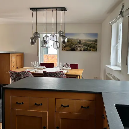 펜션 Wein & Wald Mit Gartensauna