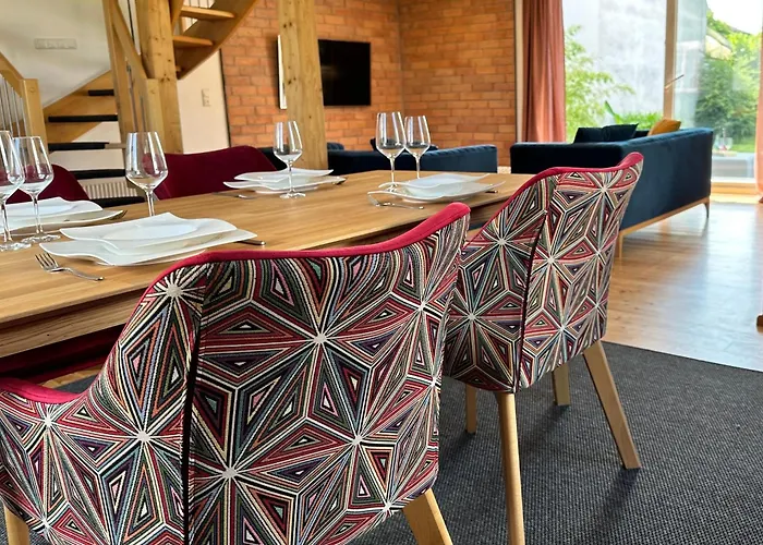 Wein & Wald Mit Gartensauna, Eigenem Garten, Landau Pfalz *